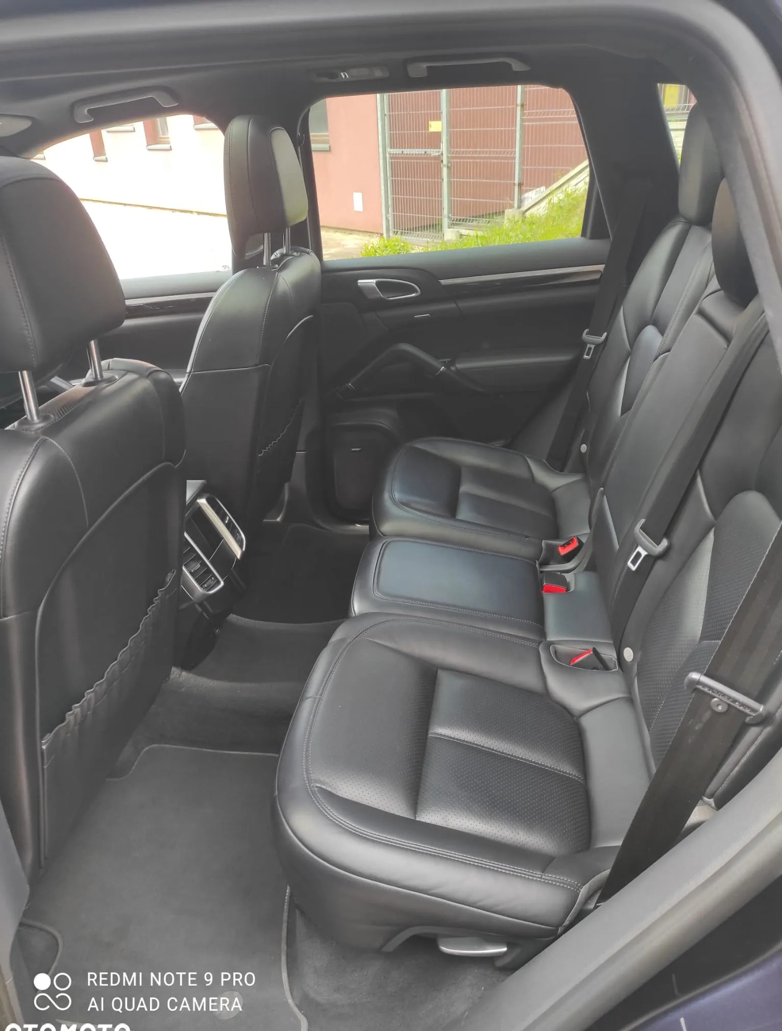 Porsche Cayenne cena 165000 przebieg: 88000, rok produkcji 2017 z Poznań małe 277
